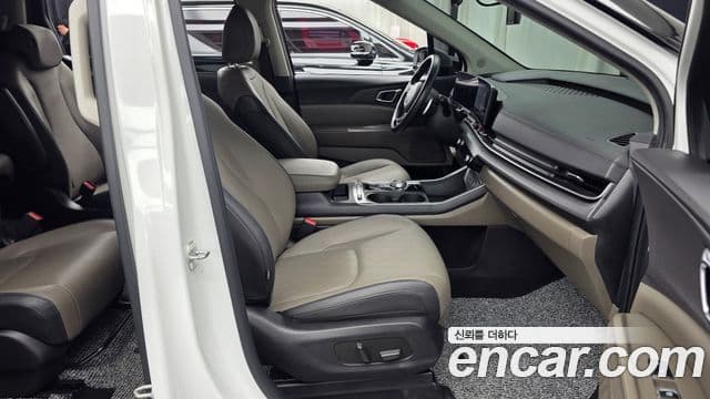 Kia Carnival 2023 — Фото 11/20