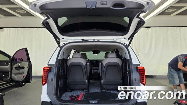 Kia Carnival 2023 — Фото 20/20