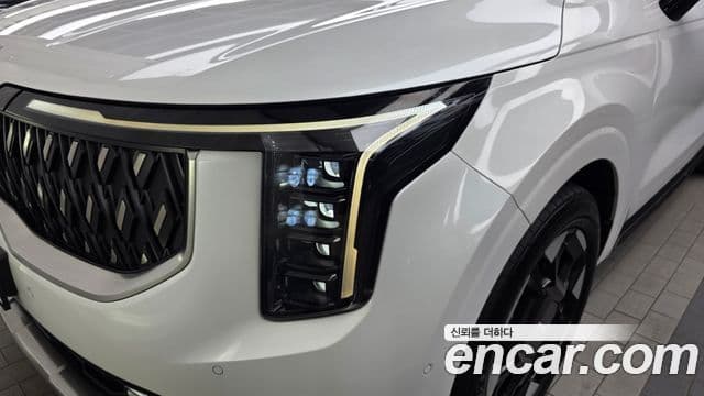 Kia Carnival 2023 — Photo 30/32