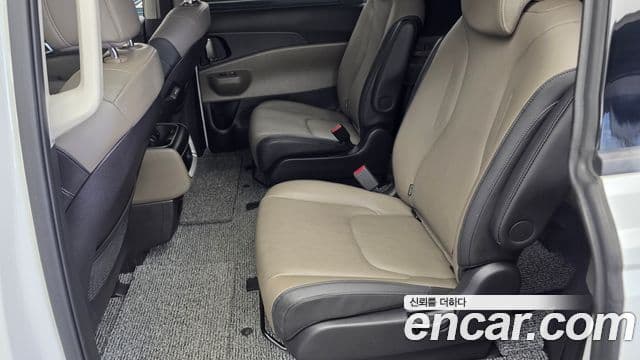 Kia Carnival 2023 — Photo 27/32
