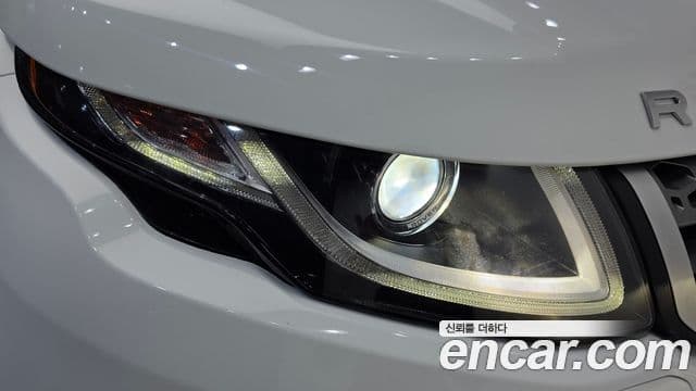 Land Rover Range Rover Evoque 2018 — ფოტო 15/31