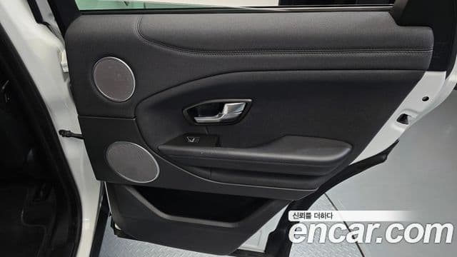 Land Rover Range Rover Evoque 2018 — ფოტო 28/31