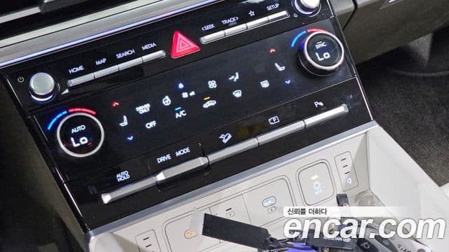 Hyundai Santa Fe 2024 — Фото 19/20