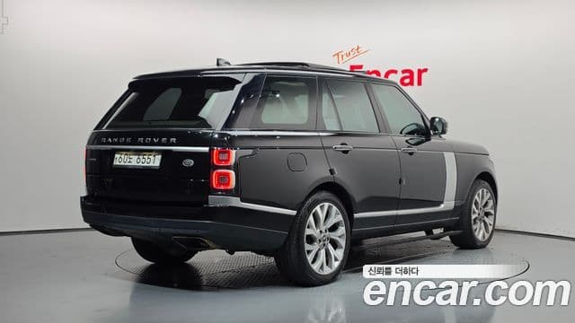 Land Rover Range Rover 2018 — ფოტო 15/20