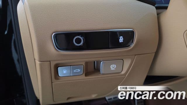 Kia The K9 2023 — Photo 19/45