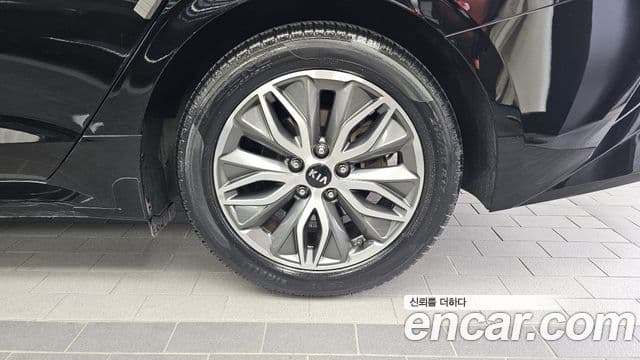 Kia K5 2020 — Şəkil 13/34