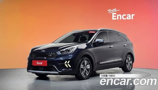 Kia Niro 2019 — Фото 1/20