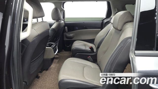 Kia Carnival 2024 — Фото 12/20