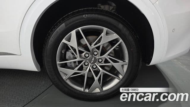 Genesis GV70 2022 — ფოტო 12/35