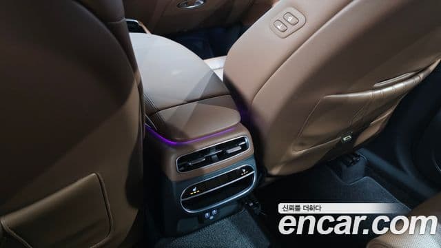 Genesis GV70 2022 — ფოტო 8/35