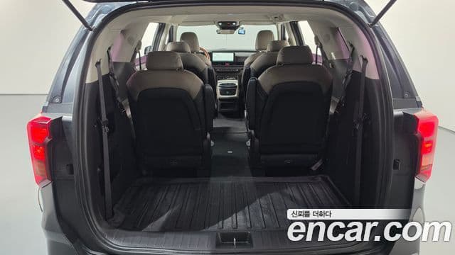Kia Carnival 2024 — Фото 17/20