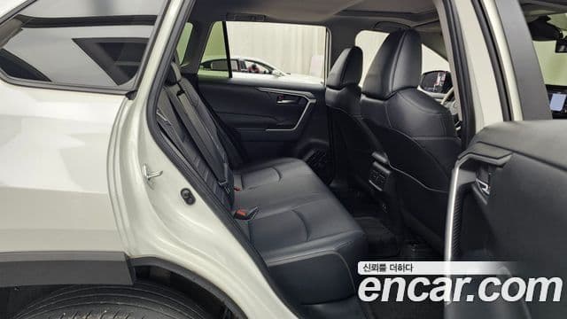 Toyota RAV4 2019 — Фото 11/20