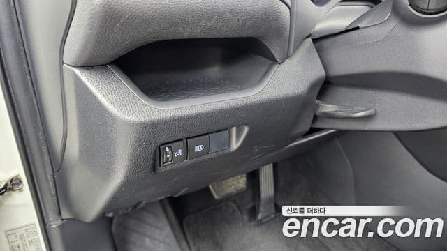 Toyota RAV4 2019 — Şəkil 3/32