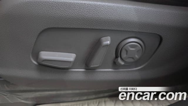 Kia Carnival 2025 — ფოტო 1/42