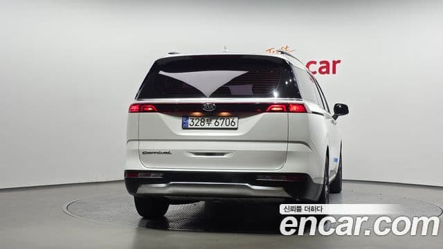 Kia Carnival 2021 — Фото 3/20