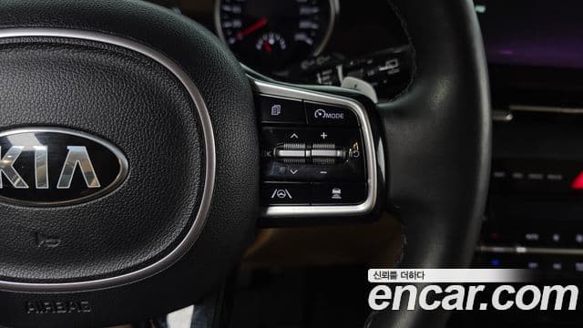 Kia Carnival 2021 — Фото 18/20