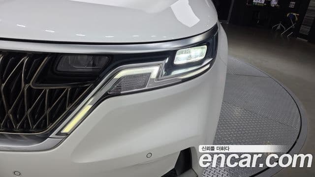 Kia Carnival 2021 — Photo 34/36