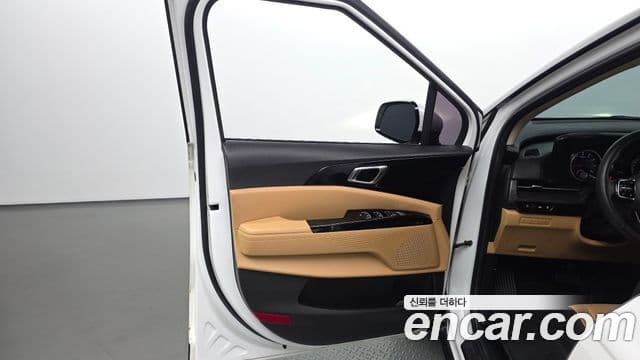 Kia Carnival 2021 — Photo 21/36