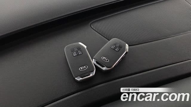 Kia Carnival 2021 — Photo 18/36