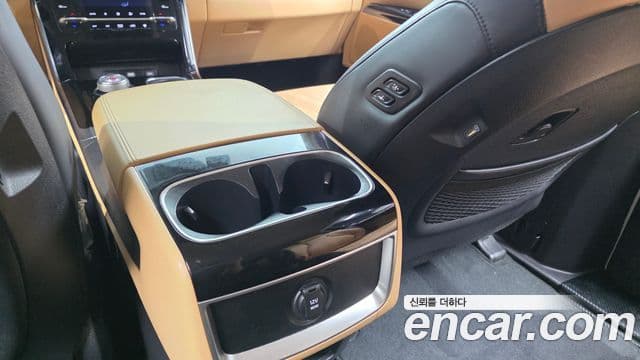 Kia Carnival 2021 — Photo 12/36