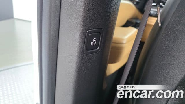 Kia Carnival 2021 — Photo 16/36