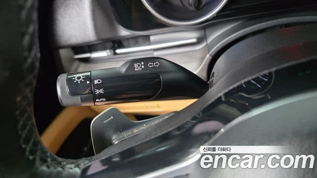 Kia Carnival 2021 — Photo 28/36