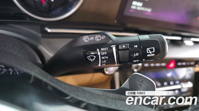 Kia Carnival 2021 — Photo 7/36