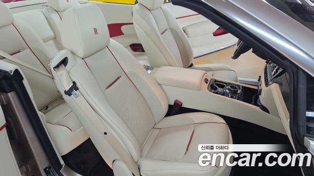 Rolls-Royce Dawn 2021 — Photo 3/20