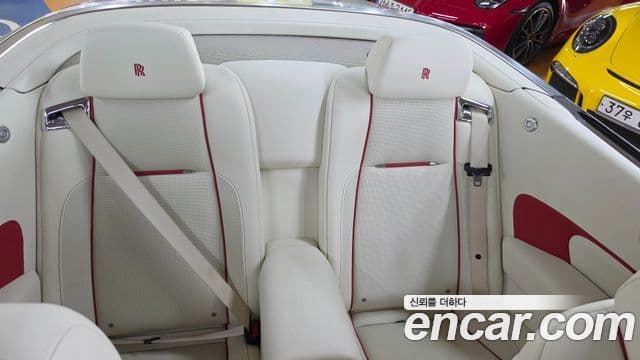 Rolls-Royce Dawn 2021 — Photo 14/20
