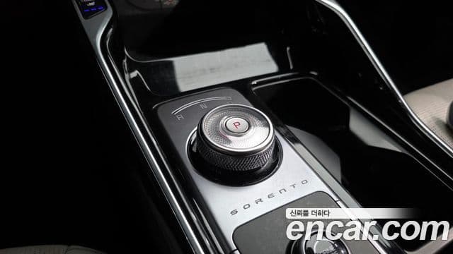 Kia Sorento 2023 — Фото 9/20