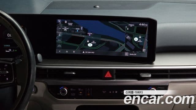 Kia Sorento 2023 — Фото 14/20