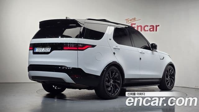Land Rover Discovery 5 2023 — ფოტო 11/35