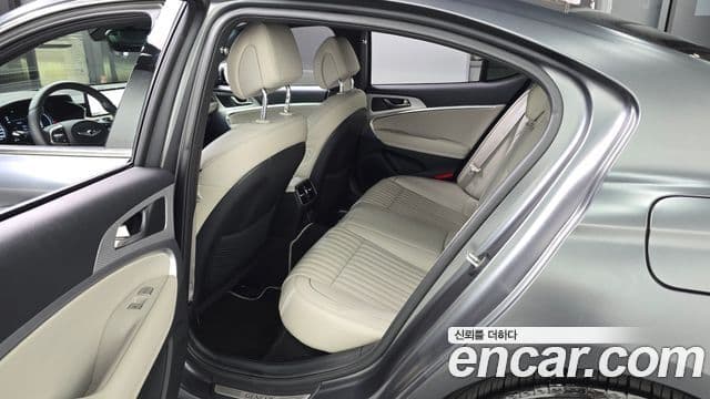 Genesis G70 2021 — Şəkil 18/37