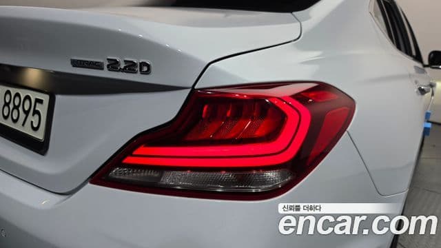 Genesis G70 2018 — ფოტო 14/33