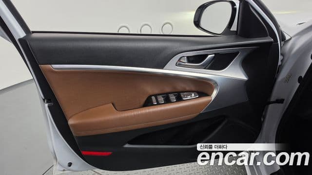 Genesis G70 2018 — ფოტო 33/33