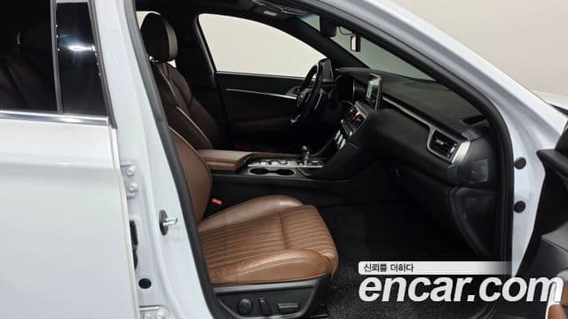 Genesis G70 2018 — ფოტო 24/33