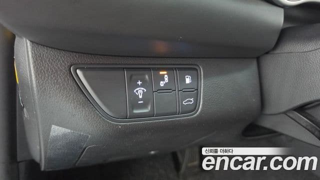Genesis G70 2018 — ფოტო 28/33