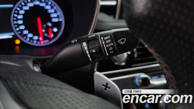 Genesis G70 2018 — ფოტო 13/33