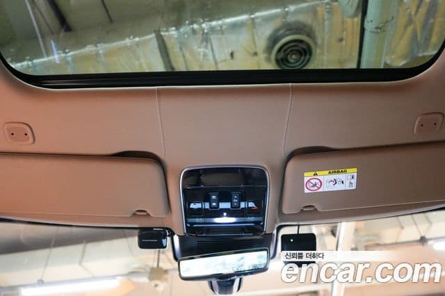 Land Rover Range Rover 2023 — Photo 15/20