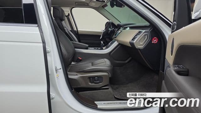 Land Rover Range Rover Sport 2019 — ფოტო 24/30