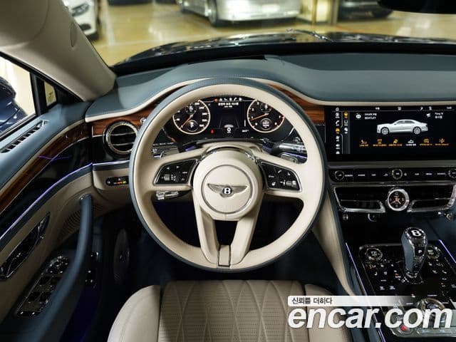 Bentley Flying Spur 2021 — Фото 8/20