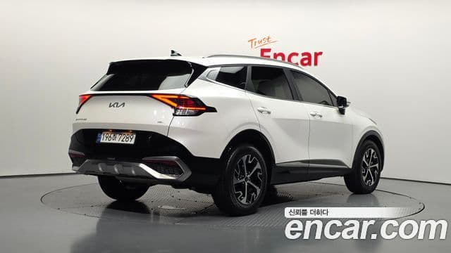 Kia Sportage 2024 — Фото 2/20