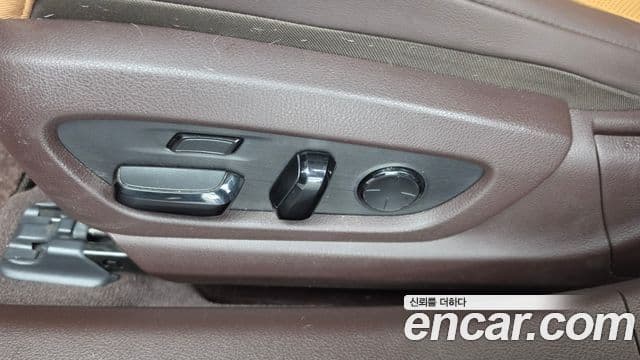 Lexus ES300h 2021 — Photo 31/36