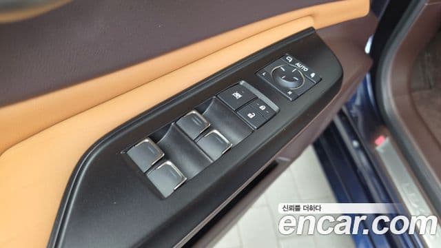 Lexus ES300h 2021 — Photo 22/36