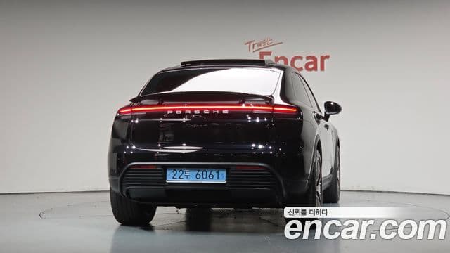 Porsche Macan EV 2025 — Photo 37/40