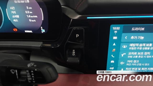 Porsche Macan EV 2025 — Photo 10/40