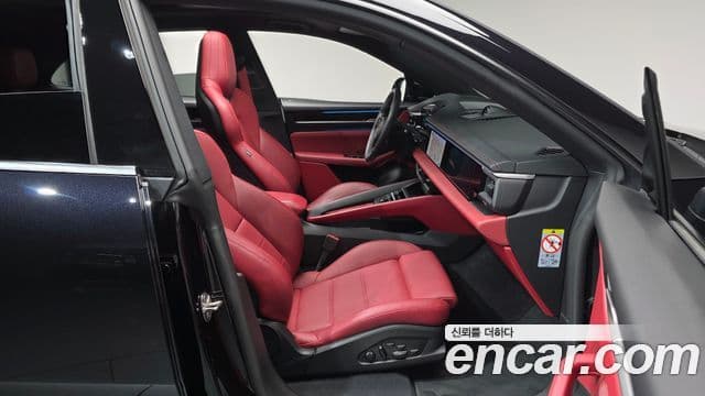 Porsche Macan EV 2025 — Photo 39/40