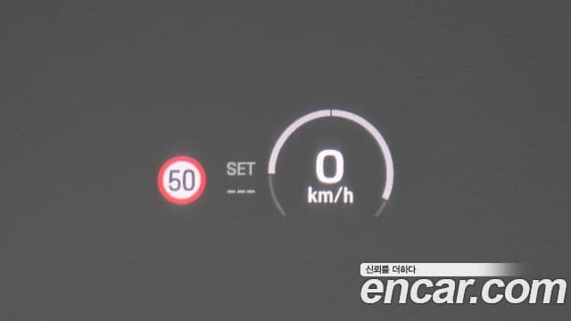 Porsche Macan EV 2025 — Photo 3/40
