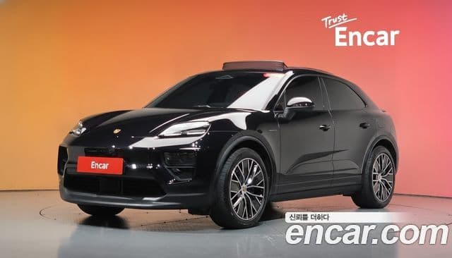 Porsche Macan EV 2025 — Photo 12/40