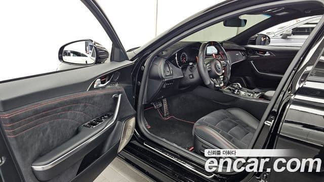 Kia Stinger 2021 — Фото 10/20